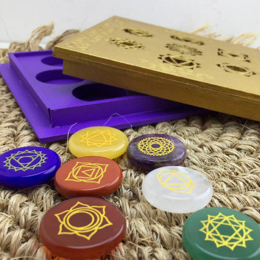 Cristales de los 7 chakras en caja